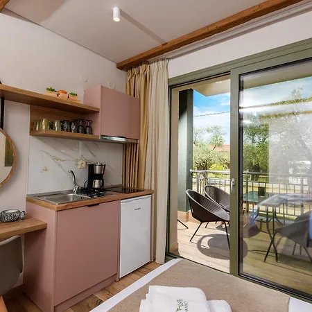 Hotel The Olive Land *